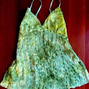 Le Gala Fashion Green Y2K flowy tank top